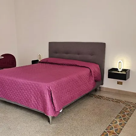 לינה וארוחת בוקר Piazza Ragusa 3*