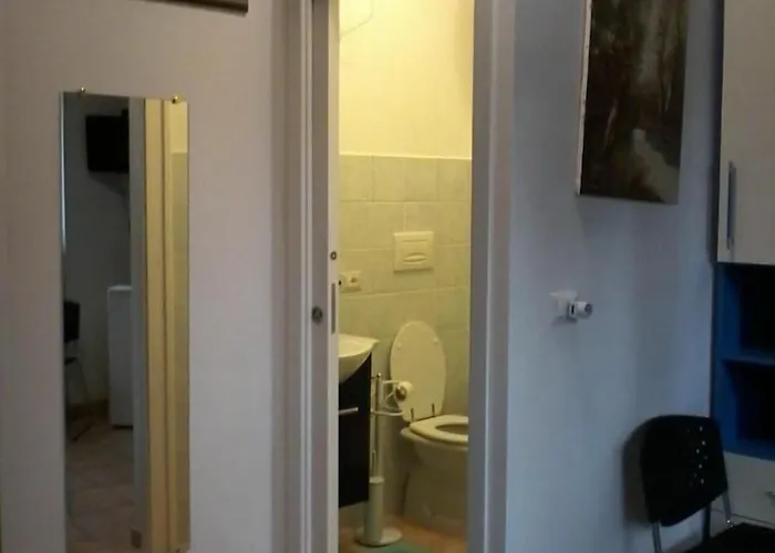 לינה וארוחת בוקר Piazza Ragusa 3*